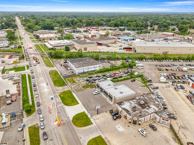 16775-16777 E 13 Mile Rd, Fraser, MI à louer - Photo de l’immeuble – Image 3 sur 28