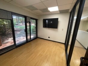 5727 Westpark Dr, Charlotte, NC à louer Photo intérieure– Image 1 sur 5