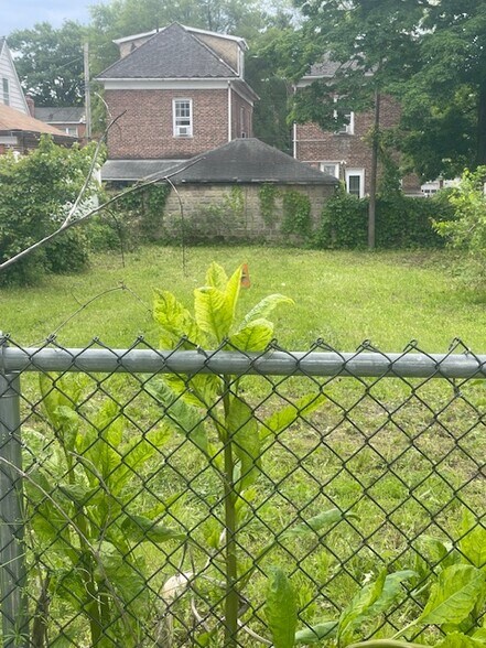 210 E 237th St, Bronx, NY à vendre - Photo de l’immeuble – Image 3 sur 3