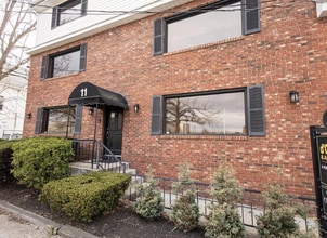 11 George St, Pawtucket, RI à louer Photo intérieure– Image 2 sur 14
