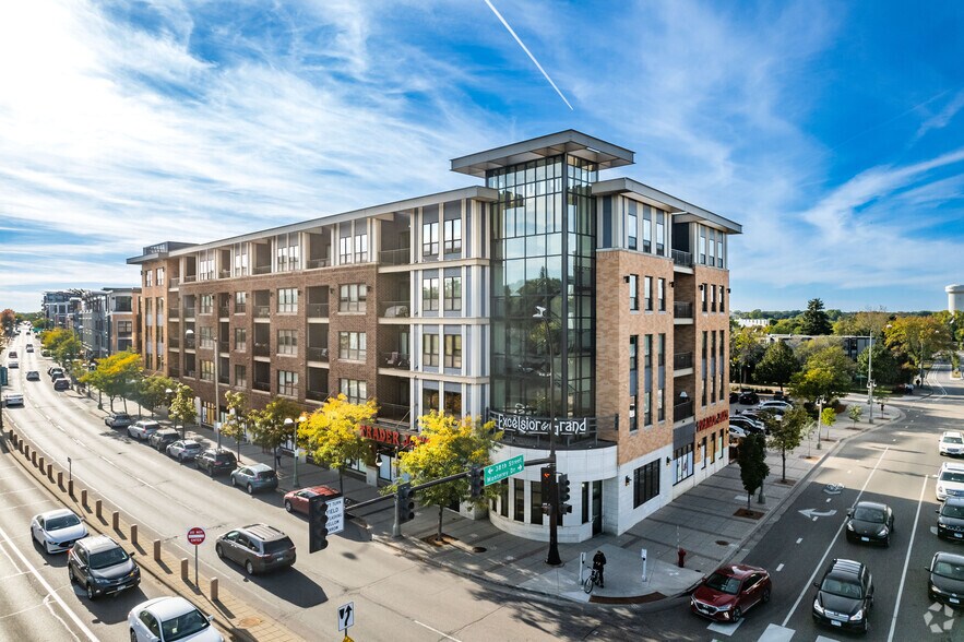 4500 Excelsior Blvd, Saint Louis Park, MN à vendre - Photo principale – Image 1 sur 8
