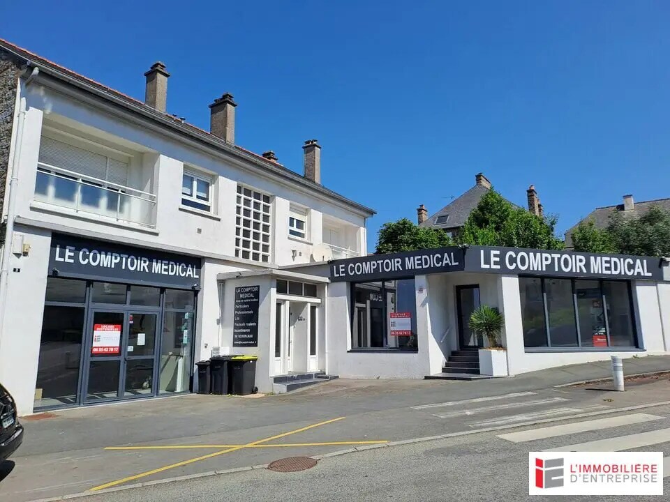 Local commercial dans Fougères à louer Photo de l’immeuble– Image 1 sur 10