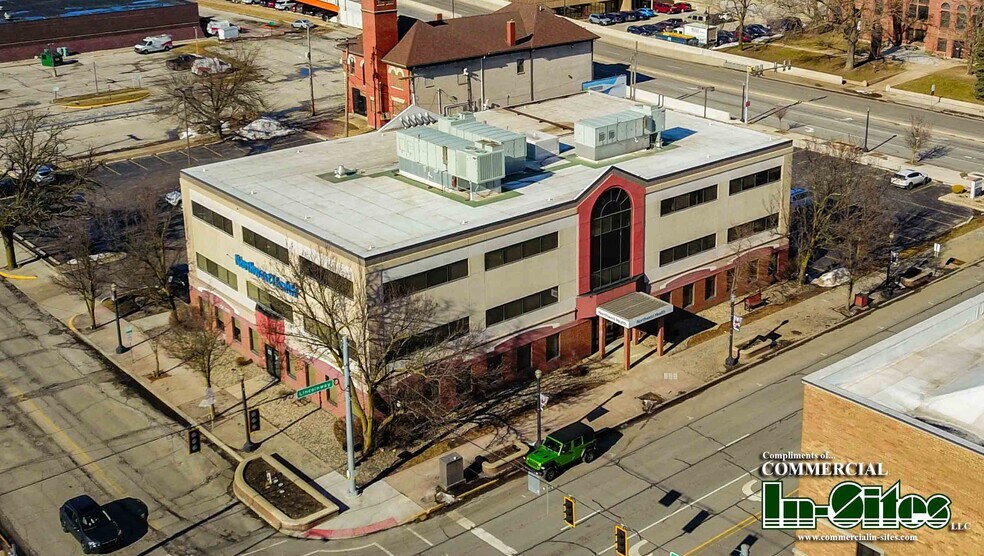 901 Lincolnway, La Porte, IN à vendre - Photo intérieure – Image 3 sur 28