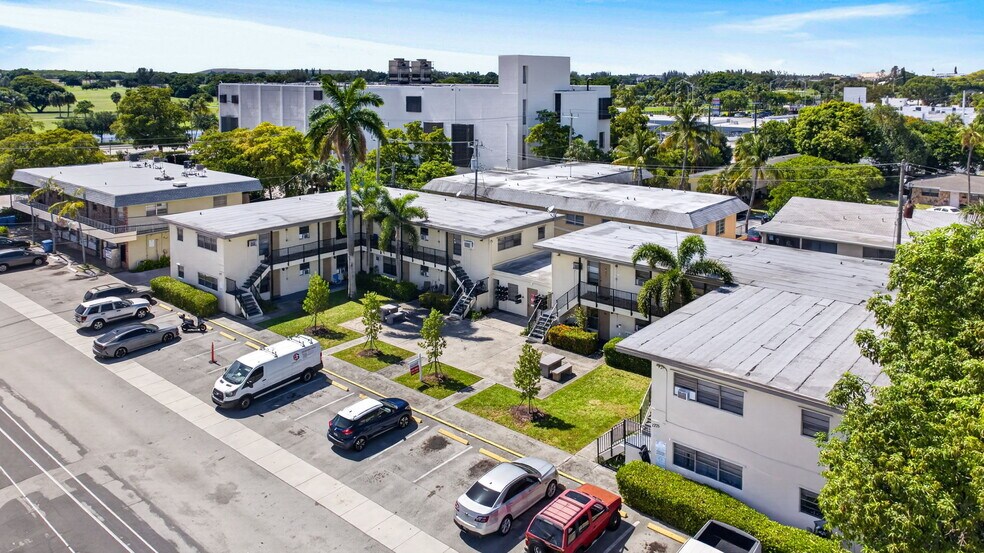 2275-2281 NE 12th St, Pompano Beach, FL à vendre - Photo de l’immeuble – Image 1 sur 10