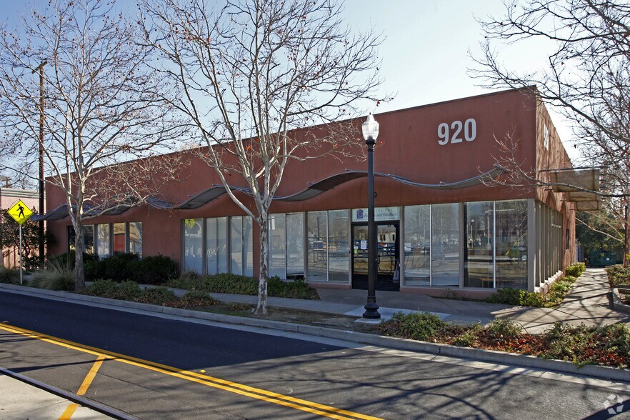 920 Del Paso Blvd, Sacramento, CA à vendre - Photo de l’immeuble – Image 1 sur 1