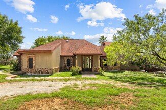 Plus de détails pour 424 Homecrest Dr, La Vernia, TX - Logement à vendre