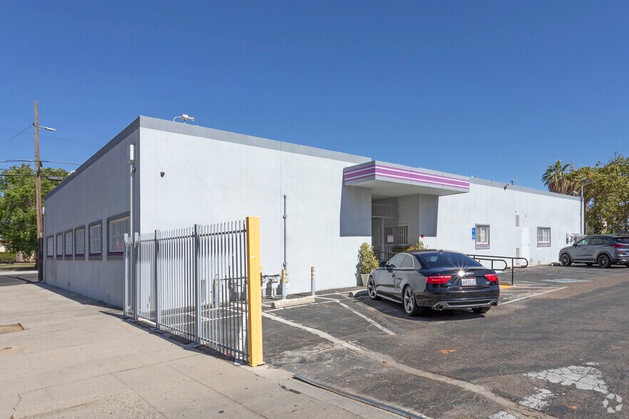 1409 N Fresno St, Fresno, CA à louer - Photo de l’immeuble – Image 1 sur 5