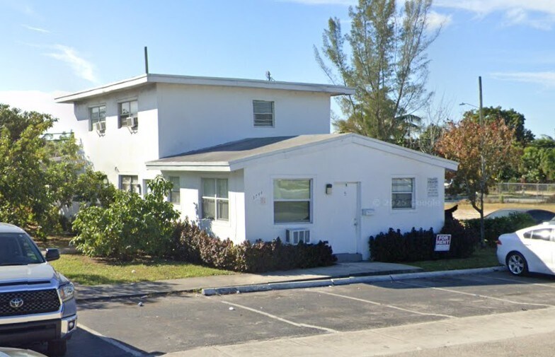 3744 W Hallandale Beach Blvd, Pembroke Park, FL à vendre - Photo de l’immeuble – Image 2 sur 5