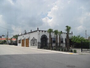 102 N Federal Hwy, Dania, FL à louer Photo de l’immeuble– Image 1 sur 9