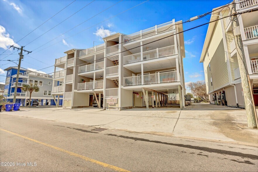 1503 Carolina Beach AVE N, Carolina Beach, NC à vendre - Photo de l’immeuble – Image 2 sur 28