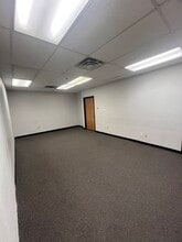 2755-2795 E Desert Inn Rd, Las Vegas, NV à louer Photo intérieure– Image 1 sur 5