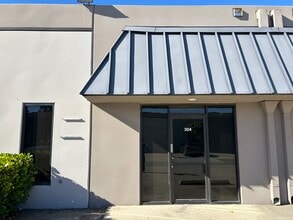 1815 W 205th St, Torrance, CA à louer Hall d’entrée– Image 2 sur 4