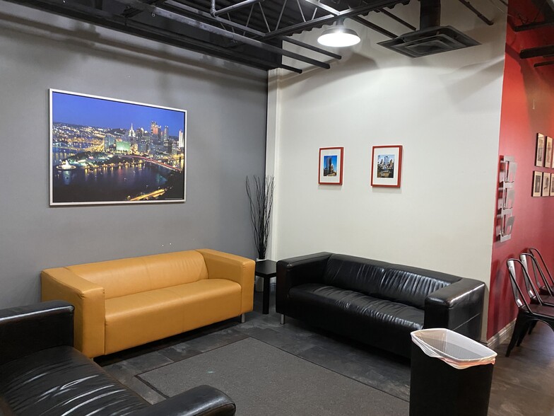 2502-2504 E Carson St, Pittsburgh, PA à vendre - Photo de l’immeuble – Image 2 sur 10
