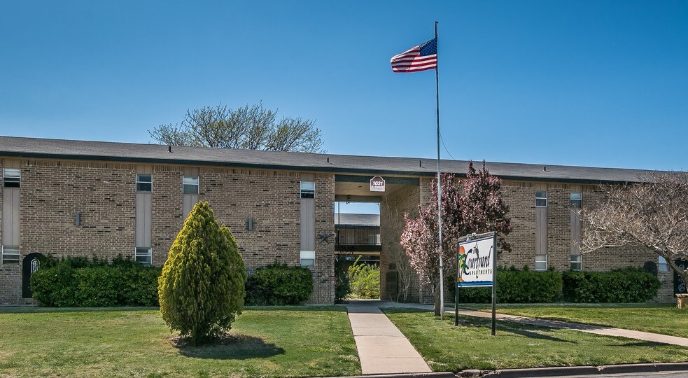 1031 N Sumner St, Pampa, TX à vendre - Photo de l’immeuble – Image 3 sur 79