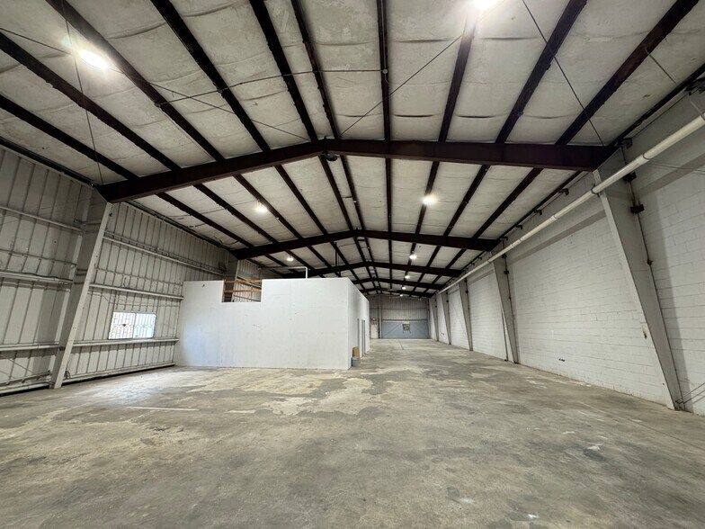 126 Industrial Ave, New Orleans, LA à louer - Photo de l’immeuble – Image 3 sur 9