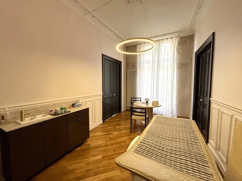 Bureau dans Paris à louer - Photo de l’immeuble – Image 2 sur 6
