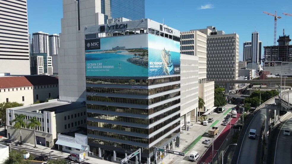 33 SW 2nd Ave, Miami, FL à louer - Vidéo sur l’annonce professionnelle – Image 1 sur 6