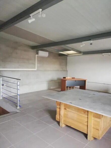 9 A Rue De L'Alambic, Messimy à louer - Photo de l’immeuble – Image 2 sur 8