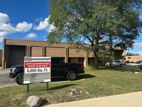 110-112 Carpenter Ave, Wheeling, IL à louer Photo intérieure– Image 1 sur 3