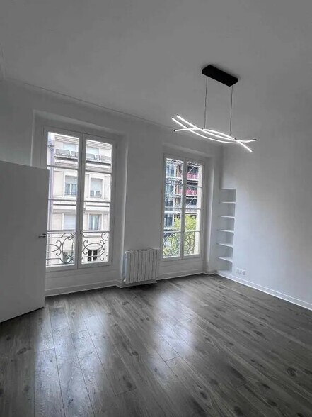 147 Rue Saint-Martin, Paris à louer - Photo de l’immeuble – Image 3 sur 5