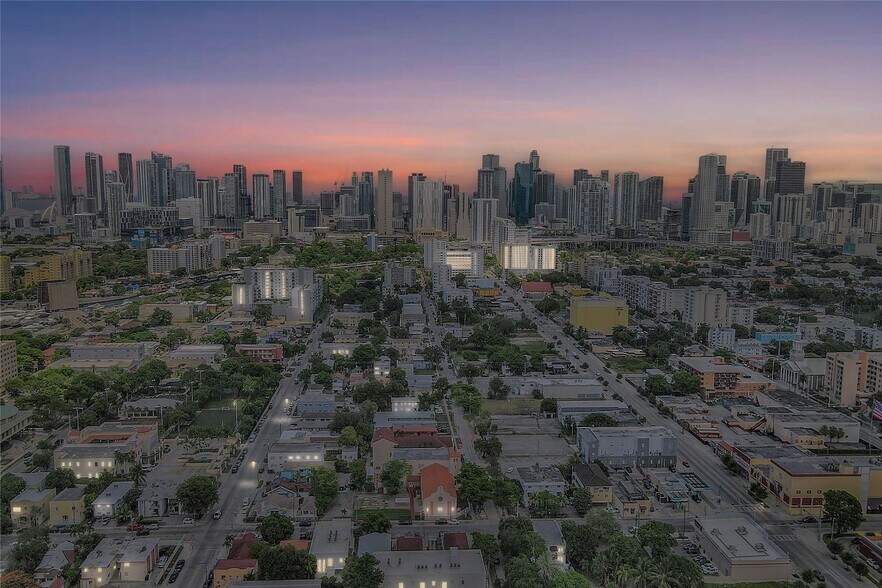 1037 NW 2nd St, Miami, FL à vendre - Photo principale – Image 2 sur 28