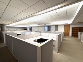 2100 Ponce De Leon Blvd, Coral Gables, FL à louer Photo intérieure– Image 2 sur 13