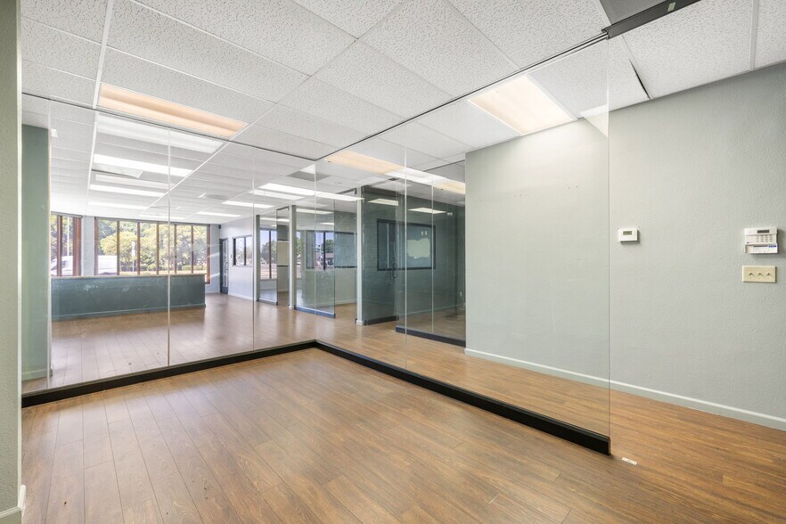 5700 J St, Sacramento, CA à louer - Photo de l’immeuble – Image 1 sur 15
