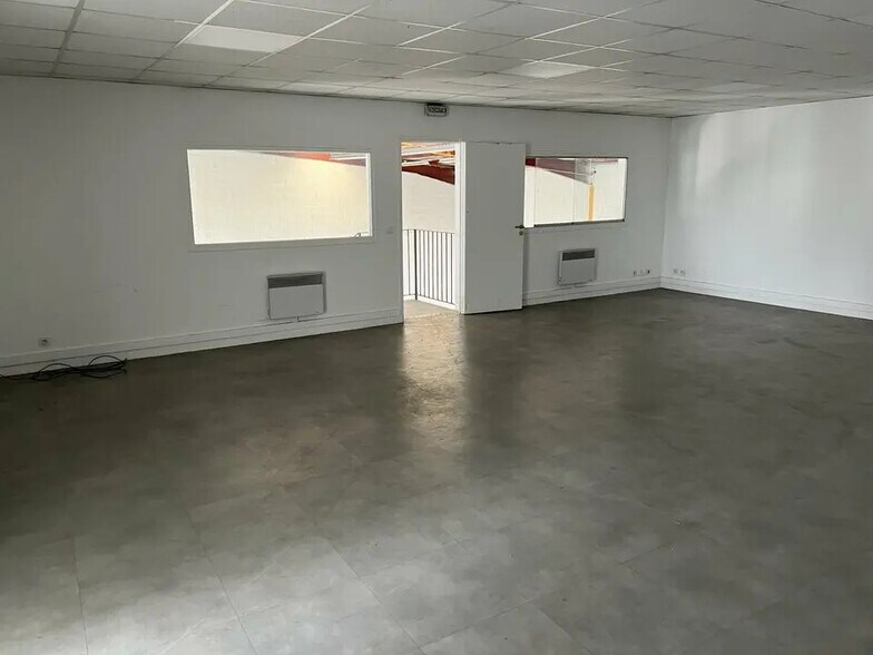 Local d’activités dans Quincy-Voisins à louer - Photo intérieure – Image 3 sur 4