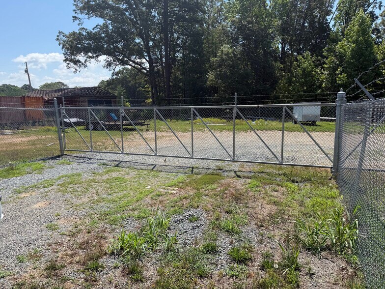 5166 Slanting Bridge Rd, Denver, NC à vendre - Photo de l’immeuble – Image 3 sur 9
