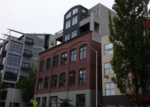 81 Vine St, Seattle, WA à louer Photo de l’immeuble– Image 1 sur 8