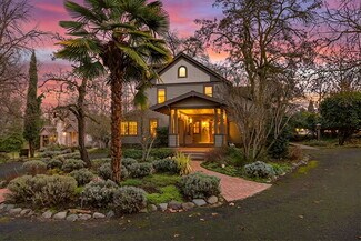 Plus de détails pour 668 N Main St, Ashland, OR - Hôtellerie à vendre