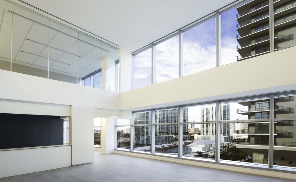98 SE 7th St, Miami, FL à louer - Photo intérieure – Image 3 sur 10