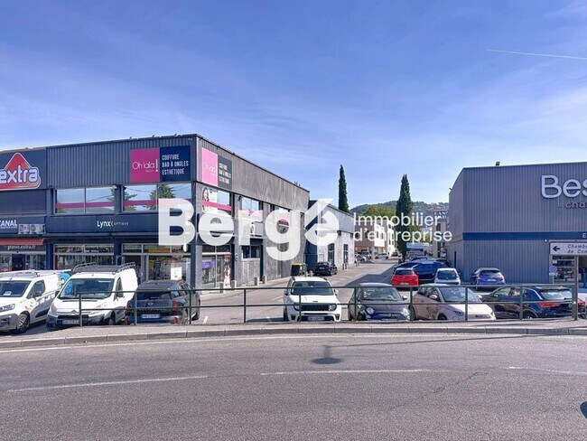 Plus de détails pour Local commercial à louer