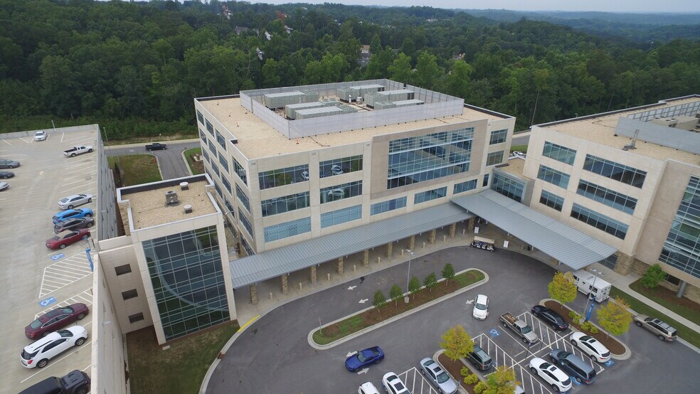 460 Northside Cherokee Blvd, Canton, GA à louer - Photo de l’immeuble – Image 3 sur 7