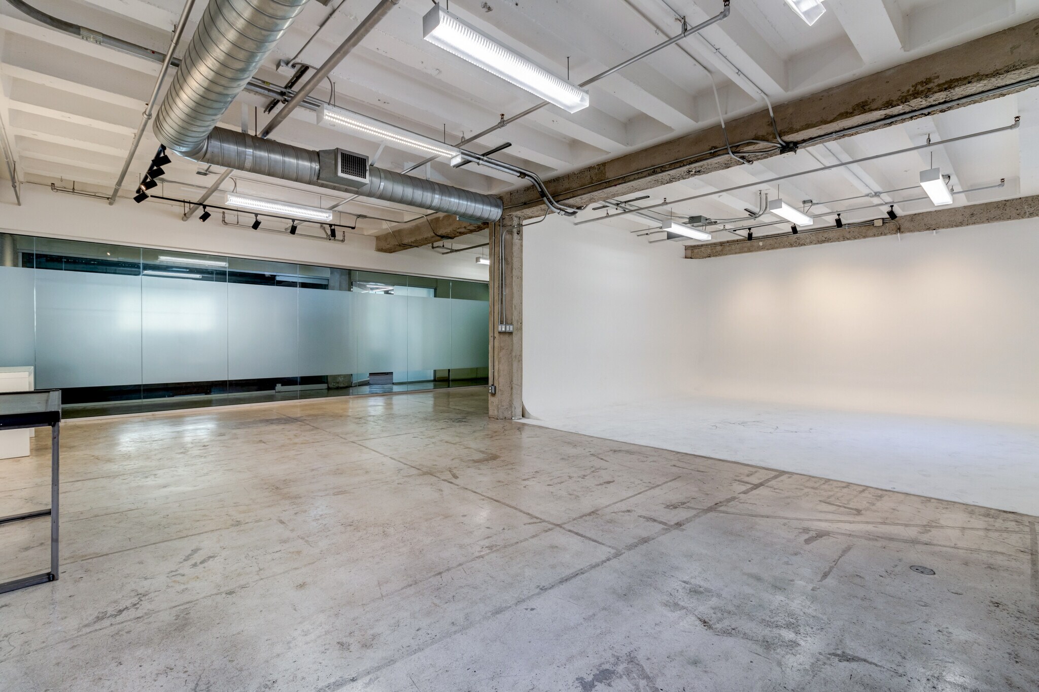 833 S Spring St, Los Angeles, CA à louer Photo intérieure– Image 1 sur 8