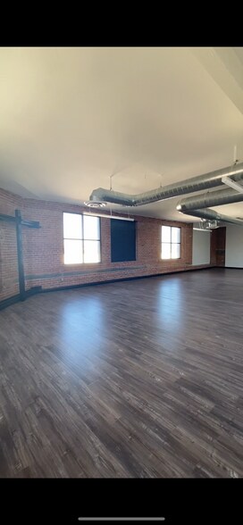 6000 S Gramercy Pl, Los Angeles, CA à louer - Photo principale – Image 1 sur 3