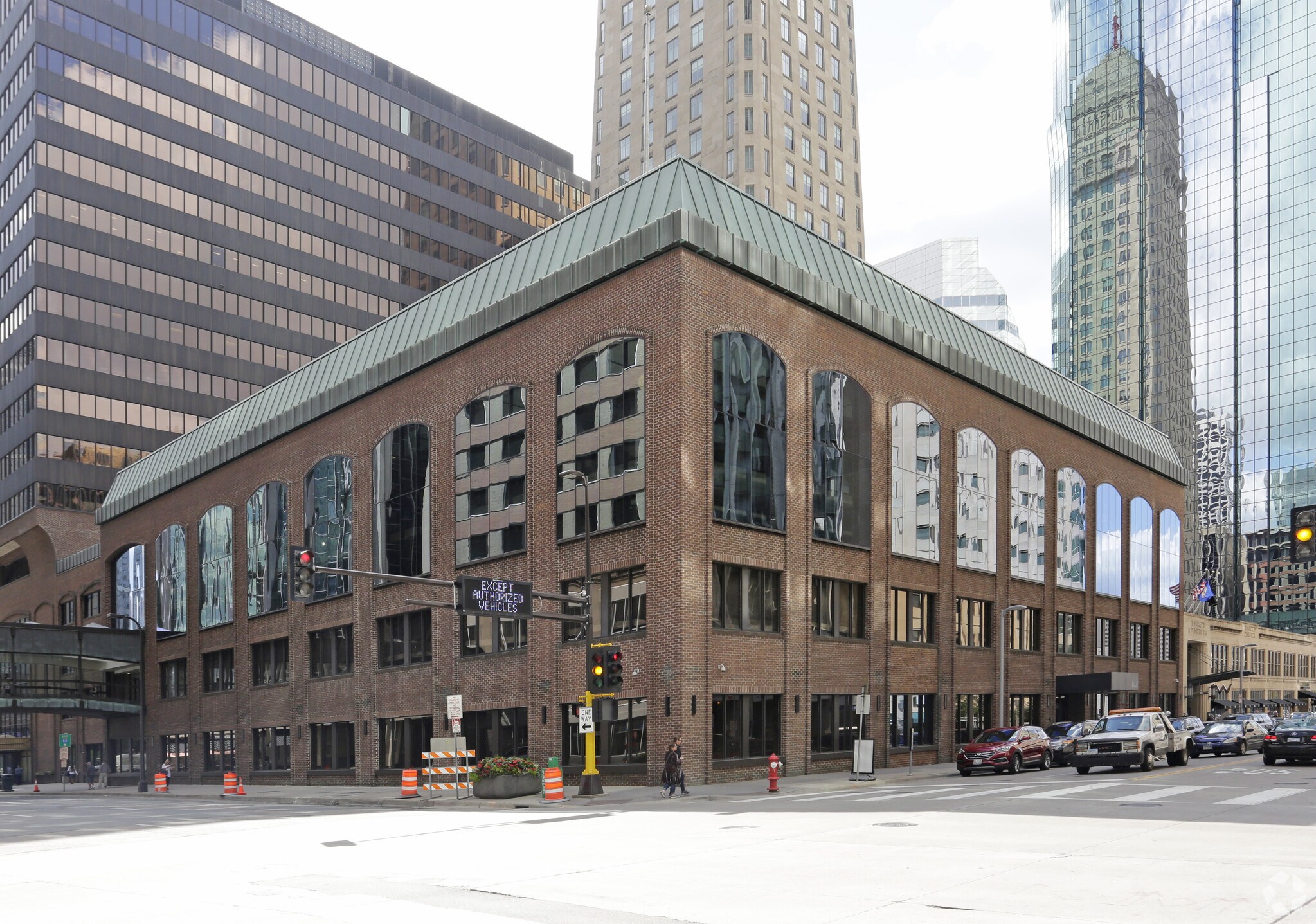 801 Marquette Ave, Minneapolis, MN à louer Photo principale– Image 1 sur 38