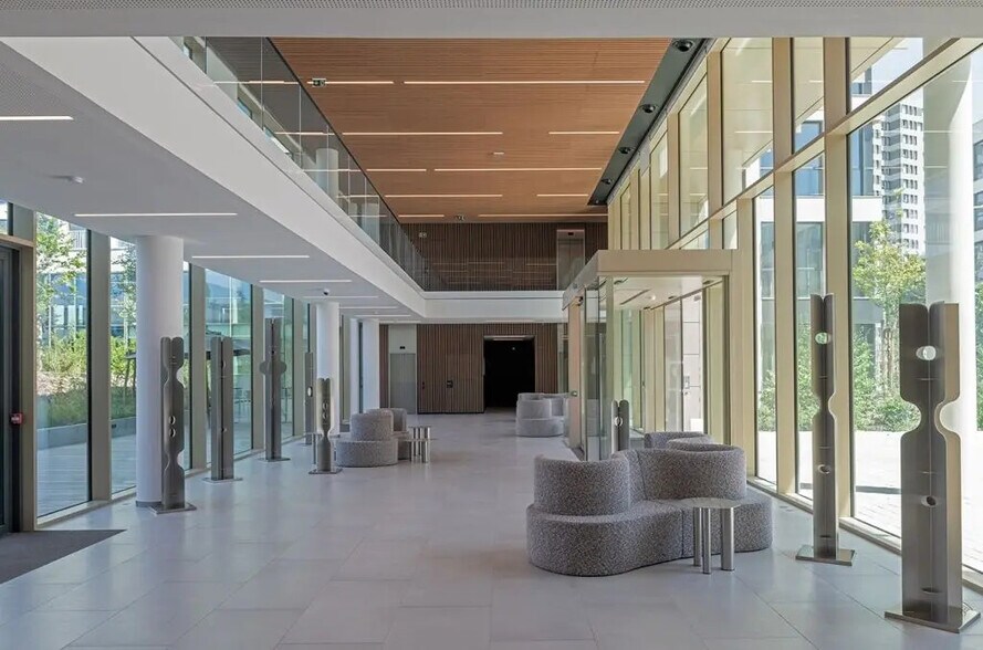 61 Avenue Jules Quentin, Nanterre à louer - Hall d’entrée – Image 2 sur 13