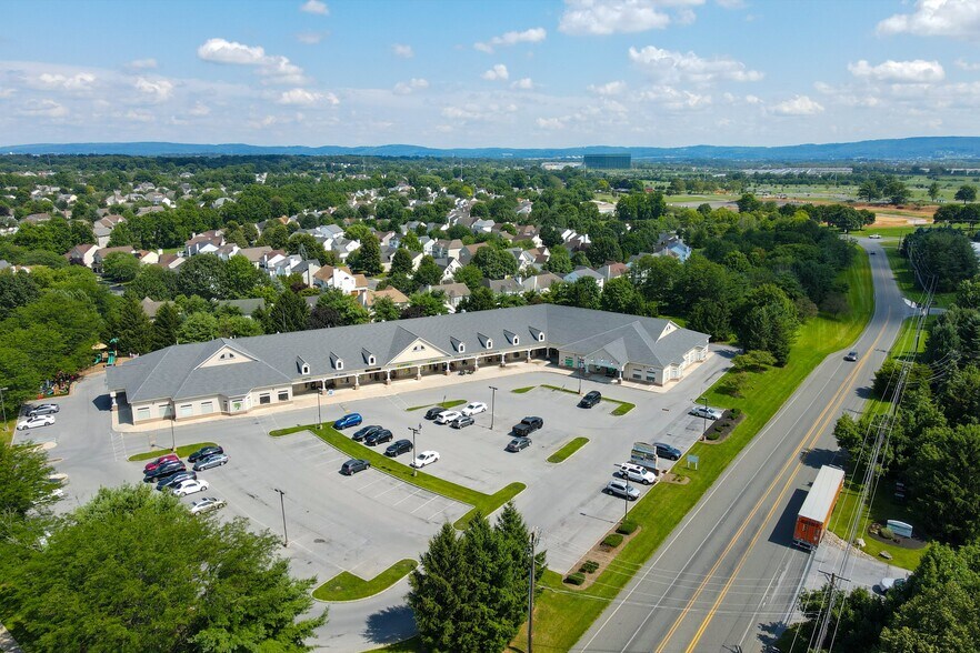 6750 Iroquois Trl, Allentown, PA à louer - Photo de l’immeuble – Image 2 sur 2