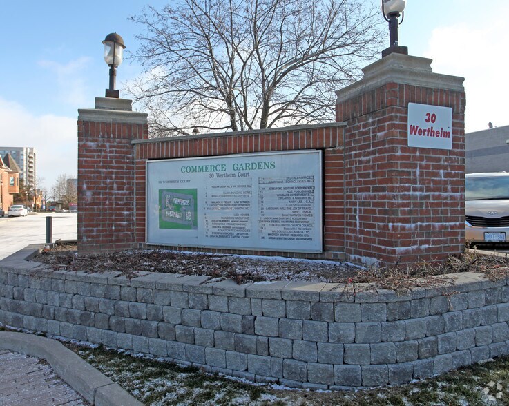 30 Wertheim Ct, Richmond Hill, ON à louer - Photo de l’immeuble – Image 2 sur 5