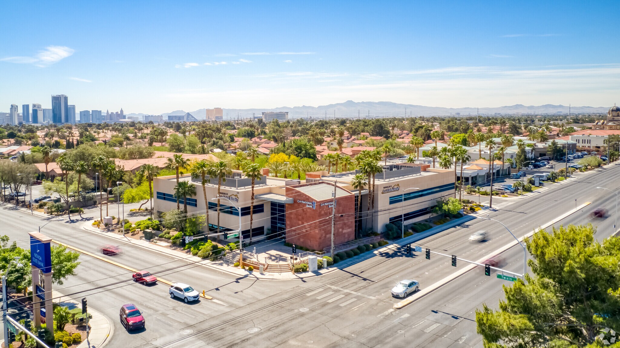 6085 W Twain Ave, Las Vegas, NV à louer Aérien– Image 1 sur 8
