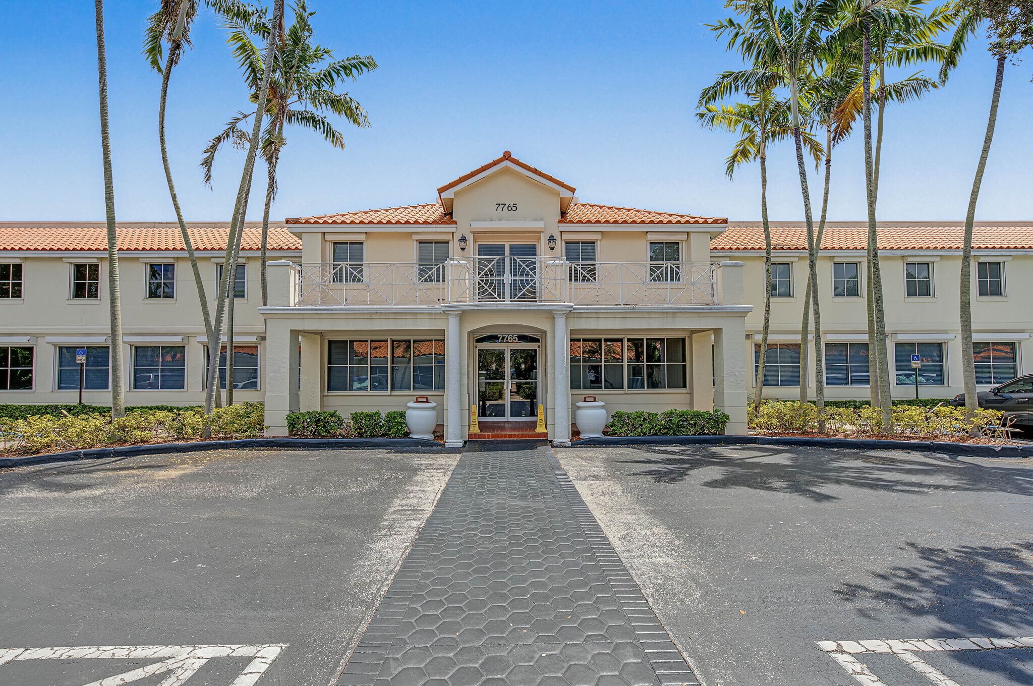 7765 SW 87th Ave, Miami, FL à vendre Photo de l’immeuble– Image 1 sur 16