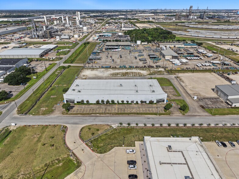 10845 Strang Rd, La Porte, TX à louer - Photo de l’immeuble – Image 3 sur 41