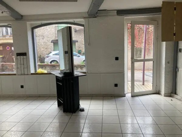 Local d'activités dans Saint-Génis-des-Fontaines à vendre - Photo de l’immeuble – Image 3 sur 4