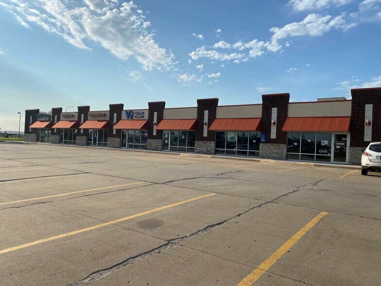 3401-3425 Singing Hills Blvd, Sioux City, IA à louer - Photo de l’immeuble – Image 1 sur 1