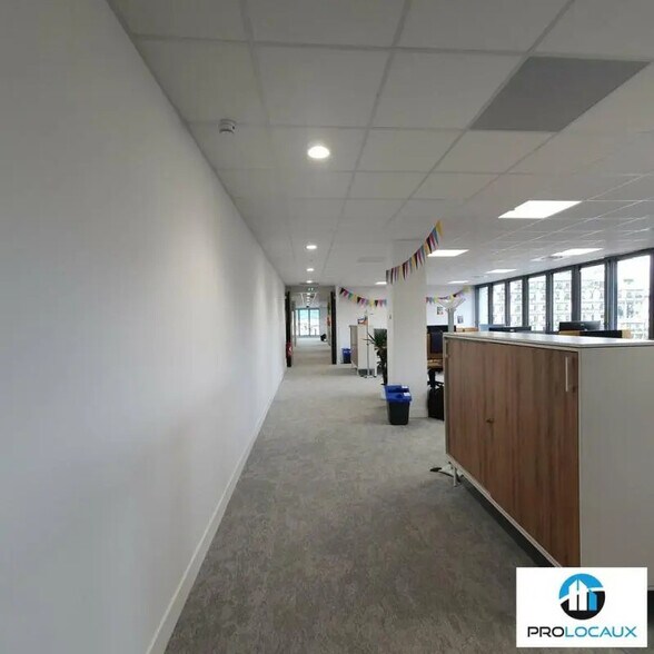 Bureau dans Grenoble à louer - Photo de l’immeuble – Image 2 sur 12
