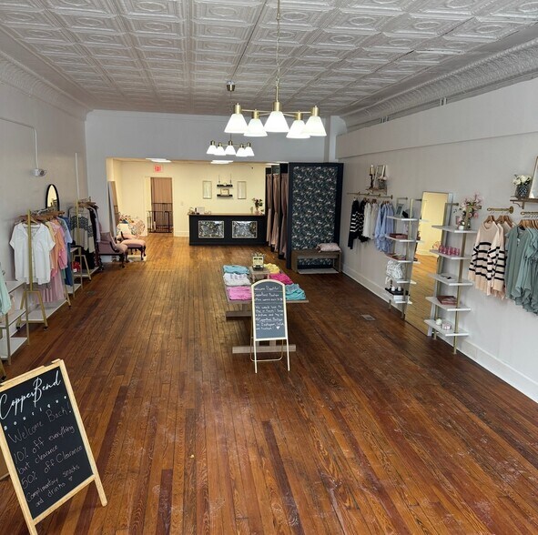 350-352 Main St, Wadsworth, OH à louer - Photo de l’immeuble – Image 3 sur 5