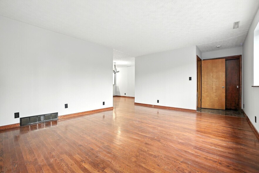 295 E Whittier St, Columbus, OH à vendre - Photo de l’immeuble – Image 2 sur 45
