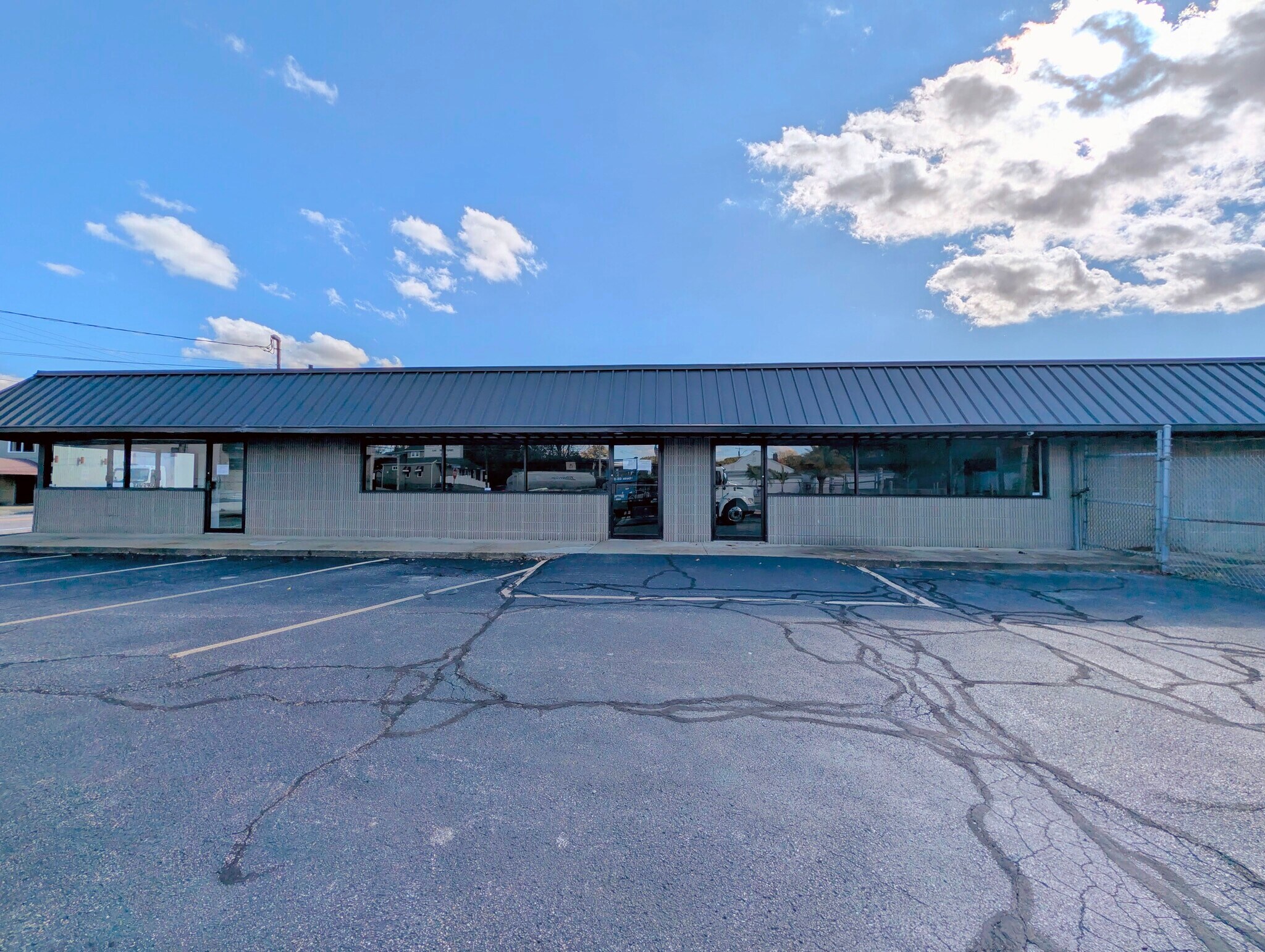 1122 Charles St, North Providence, RI à vendre Photo principale– Image 1 sur 15