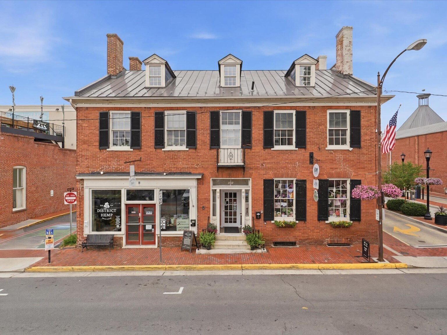 11 W Market St, Leesburg, VA à louer Photo de l’immeuble– Image 1 sur 25